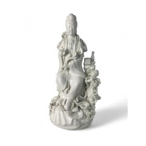 Porcelain Statuette "blanc De Chine" Of The Goddess Guanyin - Dehua Porcelain - 19th