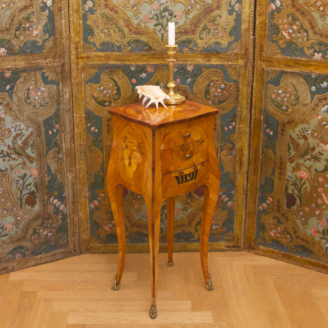 Petite Louis XV Marqueterie Table Chiffonière, 19e Siècle