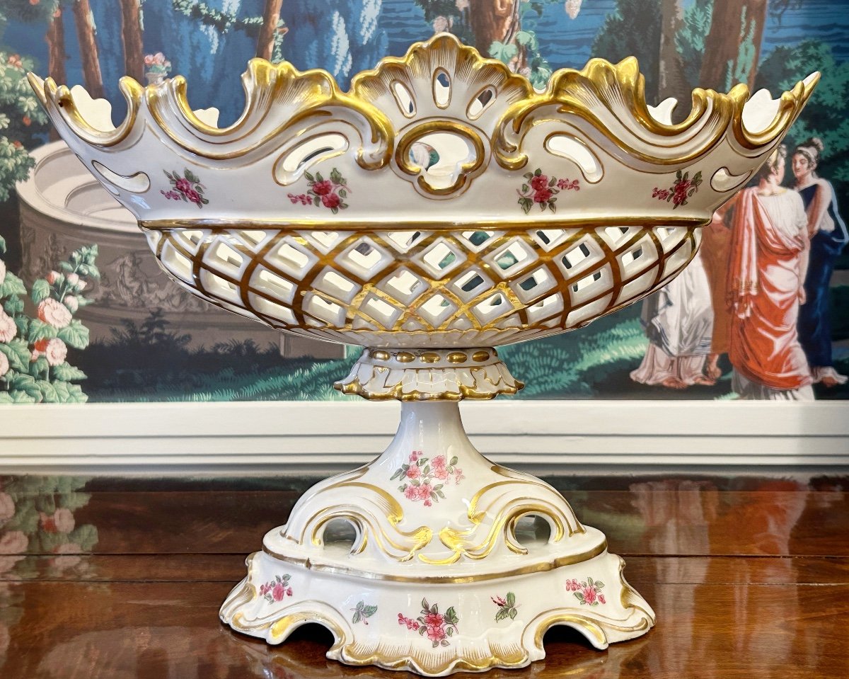 Importante coupe rocaille en porcelaine de Paris formant présentoir centre de table-photo-2