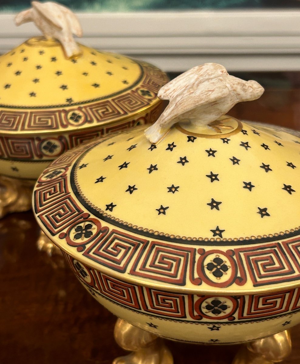 Pair Of Empire Polychrome And Gilded Porcelain Drageoirs Bowls, Locré-photo-2