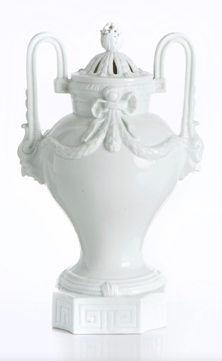 MEISSEN – Vase brûle parfum en porcelaine, époque XVIIIe