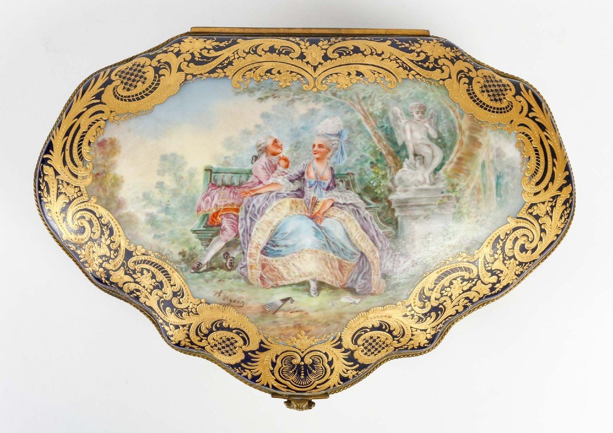 Beautiful Box, Sèvres Porcelain Box, Hand Painted With A Gallant Scene, Signed-photo-2