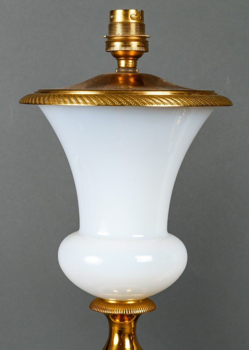 Paire De Lampes En Opaline Francais, Monture En Bronze, électrifié.-photo-1