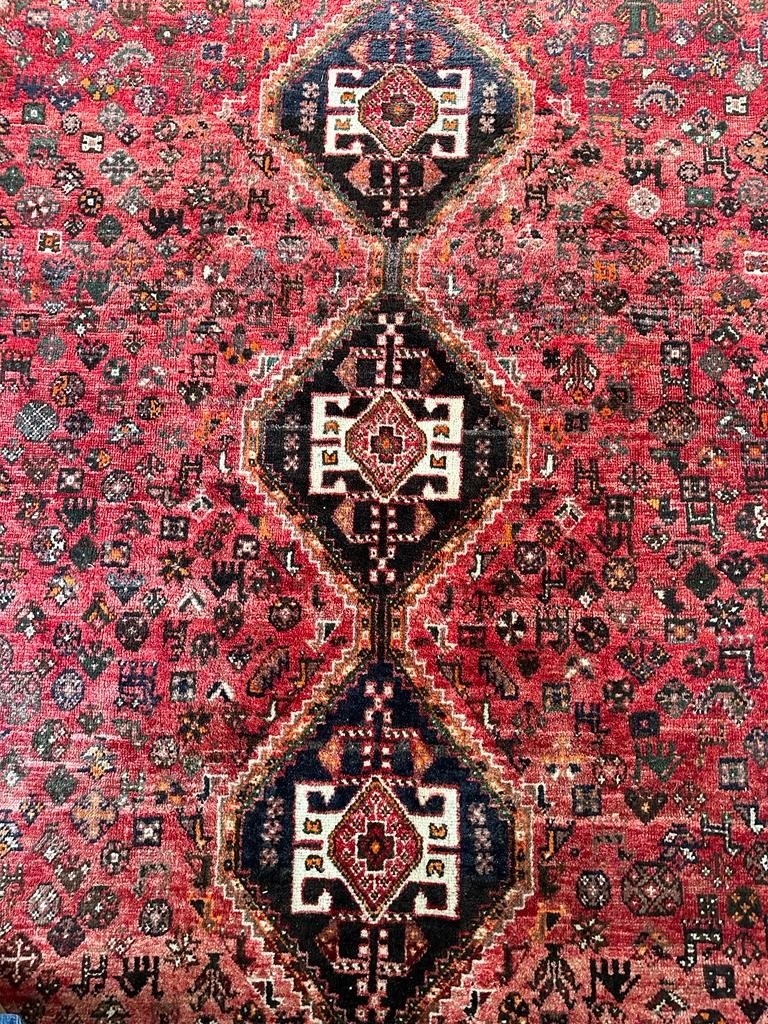 Magnifique Tapis Perse (shiraz Yalami) En Très Bon état, De Couleurs Rouge Et Noir-photo-2