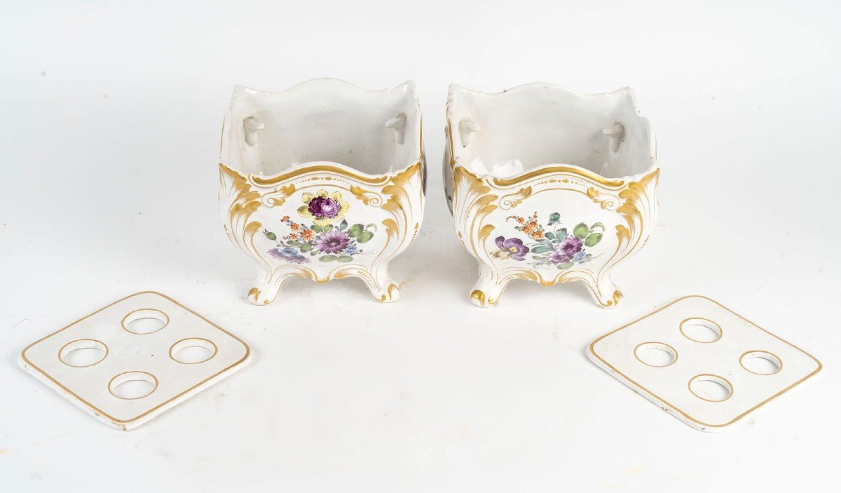 Paire De Bouquetiers En Porcelaine Peinte à La Main 