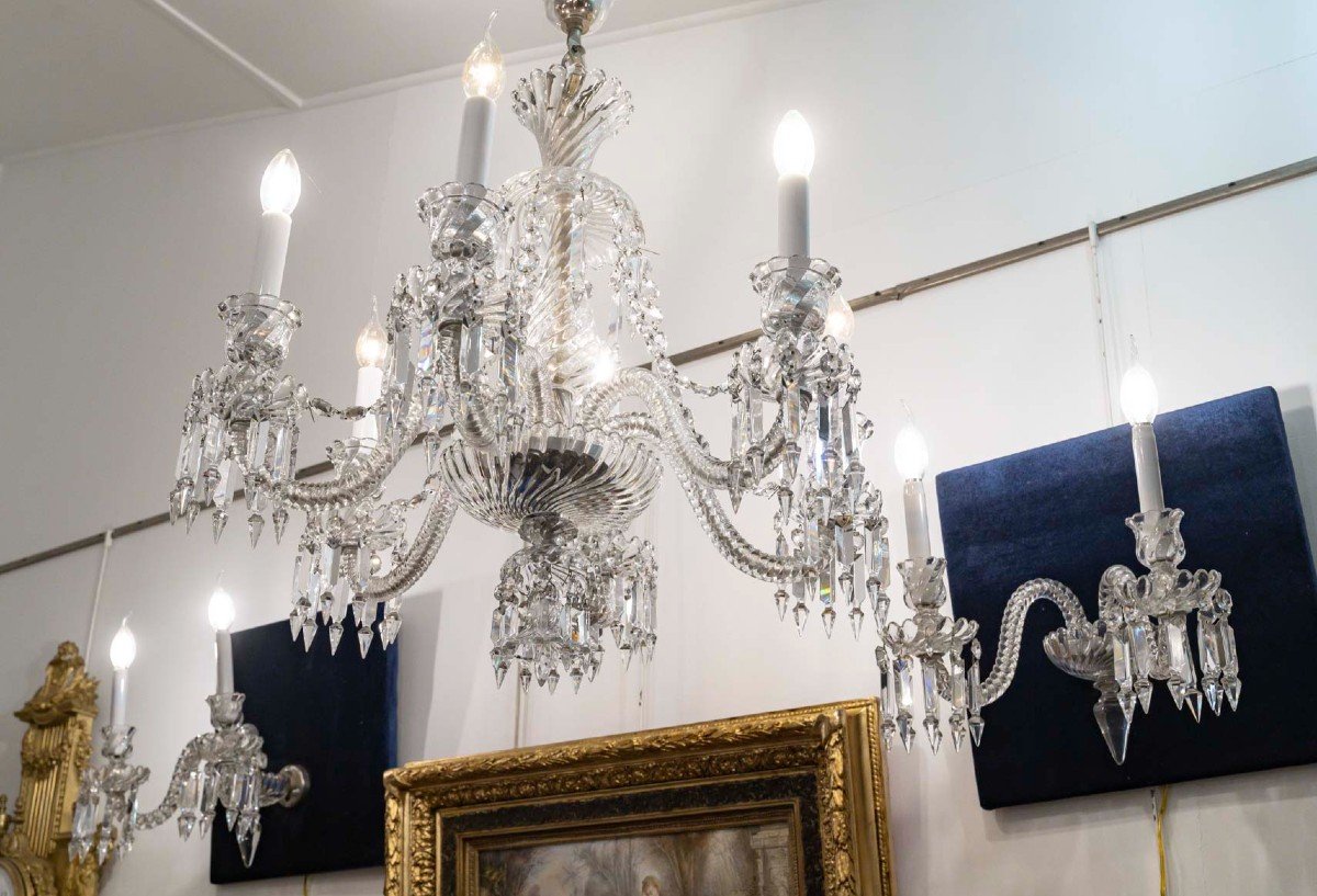 Lustre à Six Bras De Lumière Et Deux Appliques En Cristal Signé Baccarat, XXème