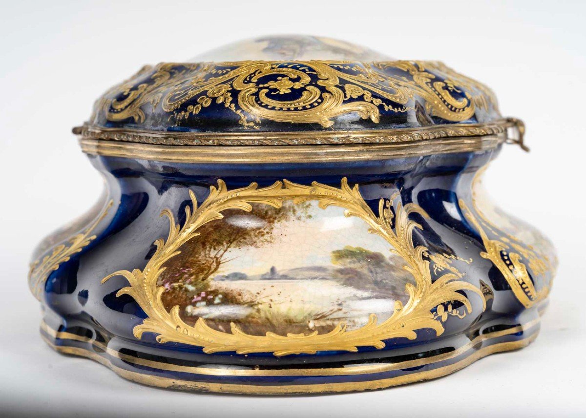 Porcelain Box-casket Signed Sèvres, 19th Century-photo-1