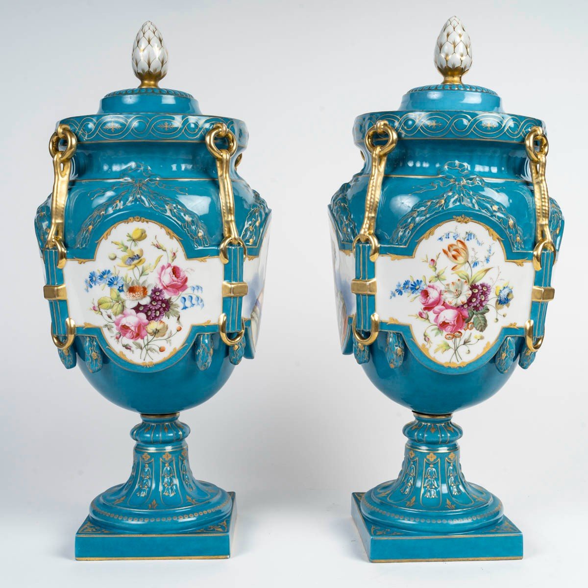 Paire De Vases En Porcelaine Polychrome Et Dorée, XIXème Siècle-photo-4