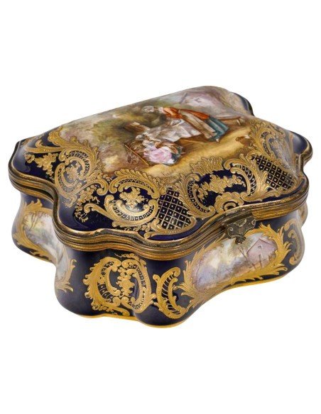 Porcelain Box In The Style Of Sèvres – 19th Century