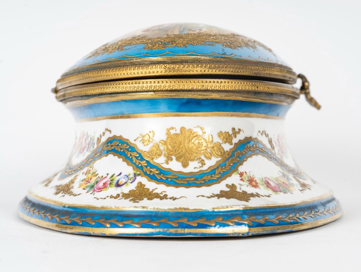 Louis XV Style Porcelain Box, Sèvres Signature, 19th Century-photo-2