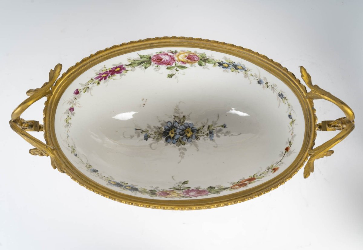 Paire De Cassolettes Couvertes Et Une Coupe Sur Piédouche En Porcelaine -photo-4