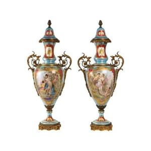 Paire de Vases en Porcelaine Turquoise Signés Sèvres