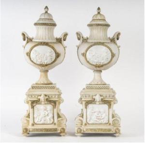 Paire De Vases En Biscuit Et Porcelaine – époque XIXe Siècle