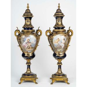 Paire De Vases En Porcelaine Et Bronze Doré – Style Napoléon III, XIXe Siècle