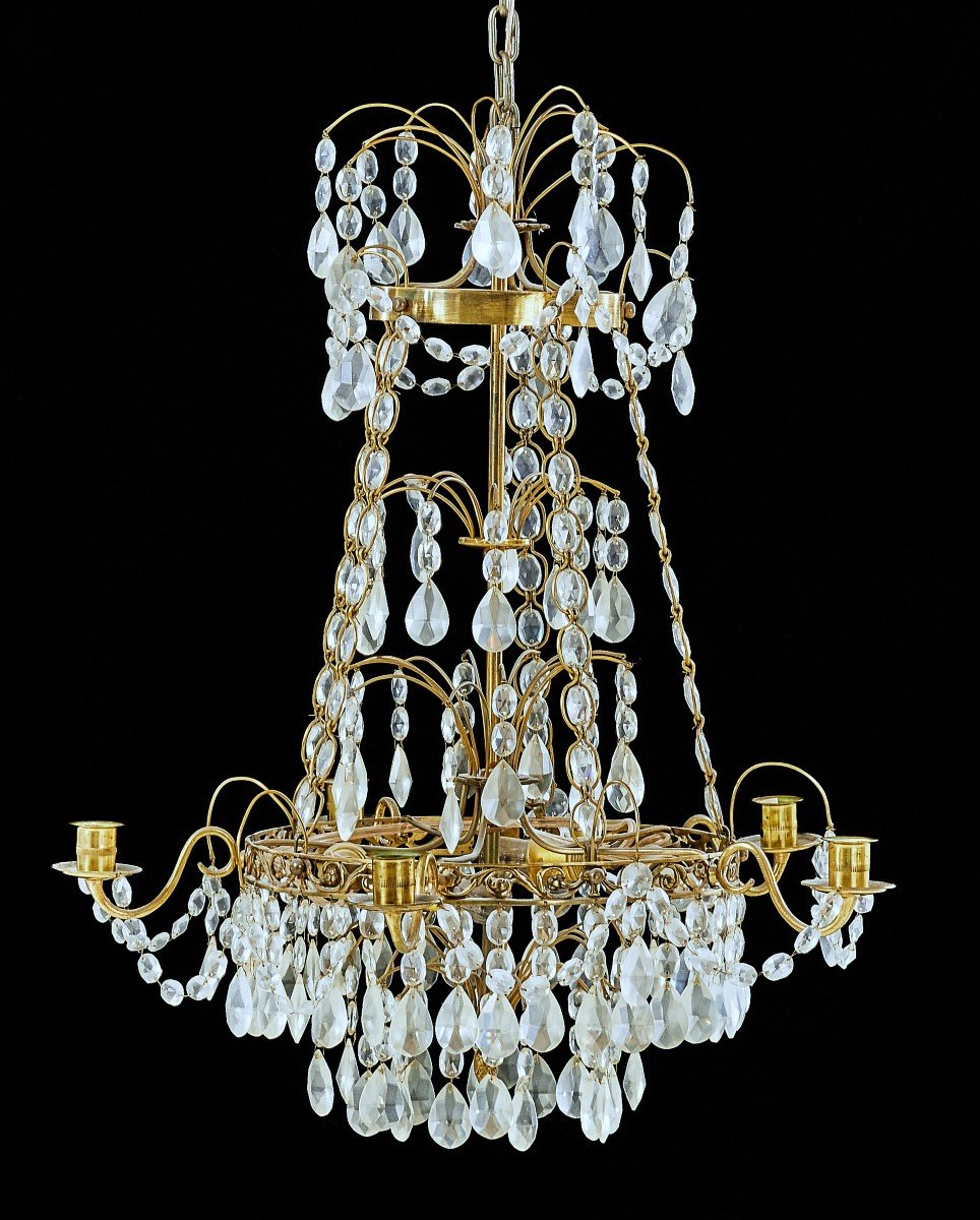 Lustre En Cristal Classicisme Suède Louis XVI 19ème Siècle.  62 Cm X 50 Cm 