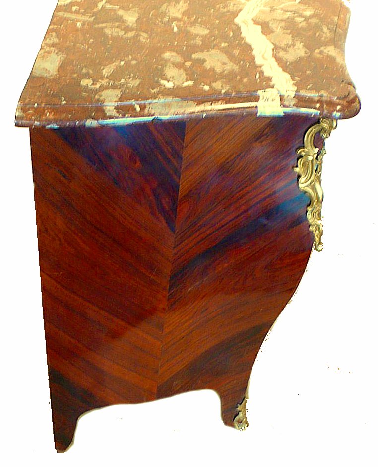 Commode   Louis XV   Vers 1765     Br. 85,5 Cm, H. 85,5 Cm, P. 46 Cm        Inv.no. 1.803      -photo-4