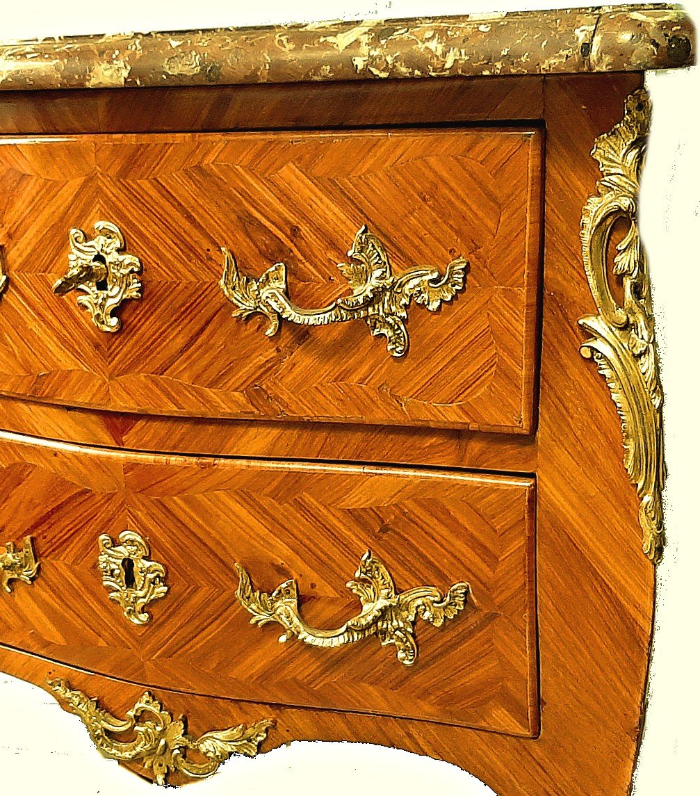 Commode Louis XV Vers 1750 Estampillé F.j.papst   L. 67 Cm, H. 81 Cm, P. 43 Cm   Francois Ignace Pope Maître 3 Septembre 1785       Cf. Pierre Kjellberg, Le Mobilier Français Du XVIII Siécle, 1989, P. 632 Et Suivantes.   -photo-1