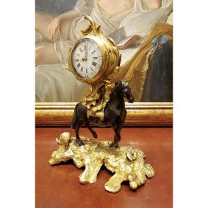 Horloge De Table Pendulette Pendule Cheval Louis XV Vers 1750  H. 27 Cm  Rey à Genève