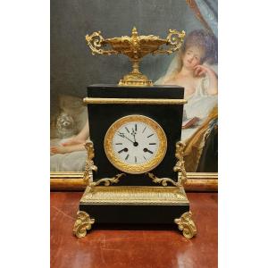 Louis Philippe Clock Circa 1830 H. 46 Cm. L. 30cm D. 14 Cm   