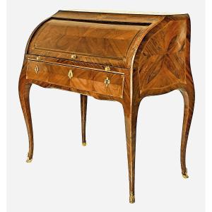 Bureau à Cylindre Louis XV Vers 1750  L. 98 Cm, H. 100 Cm, P. 55 Cm