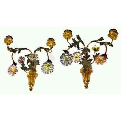 Haute Fin Deux Bras Pair Of Wall Lights France Transition Flowers In Meissen Porcelain Around 1765