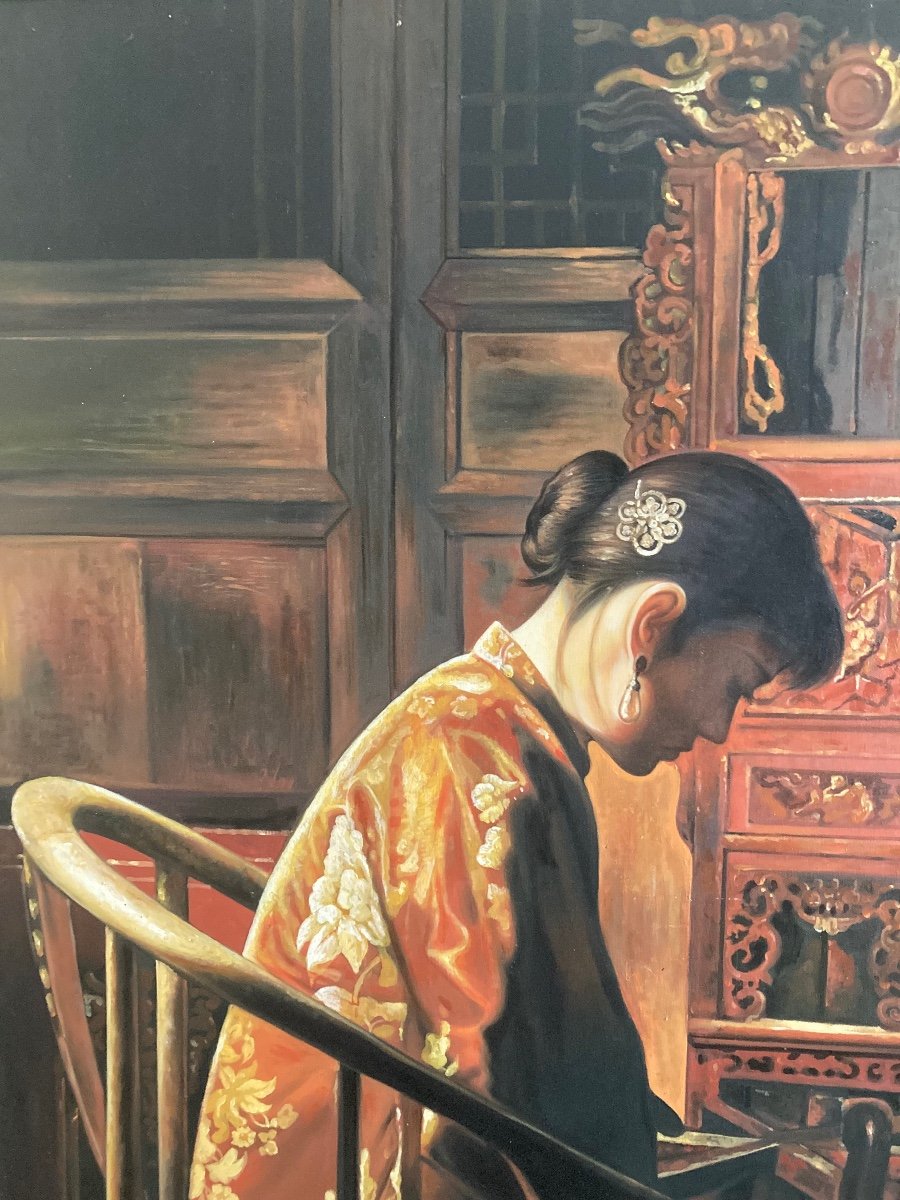 Grande Toile . Portrait de Femme Asiatique Dans Un Intérieur. Signé R. Khymarn. XXeme Siècle.-photo-4