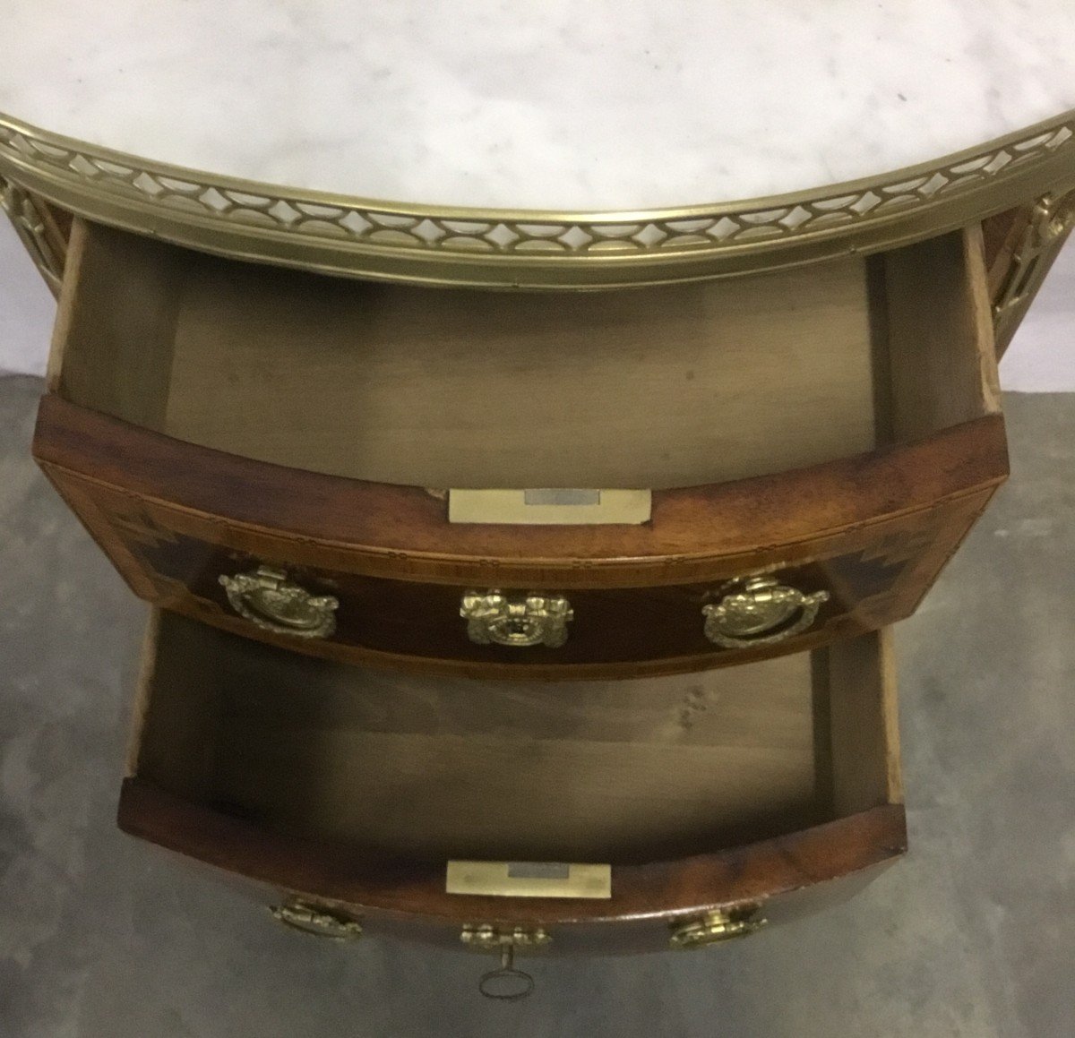 Napoleon III Oval Table-photo-3