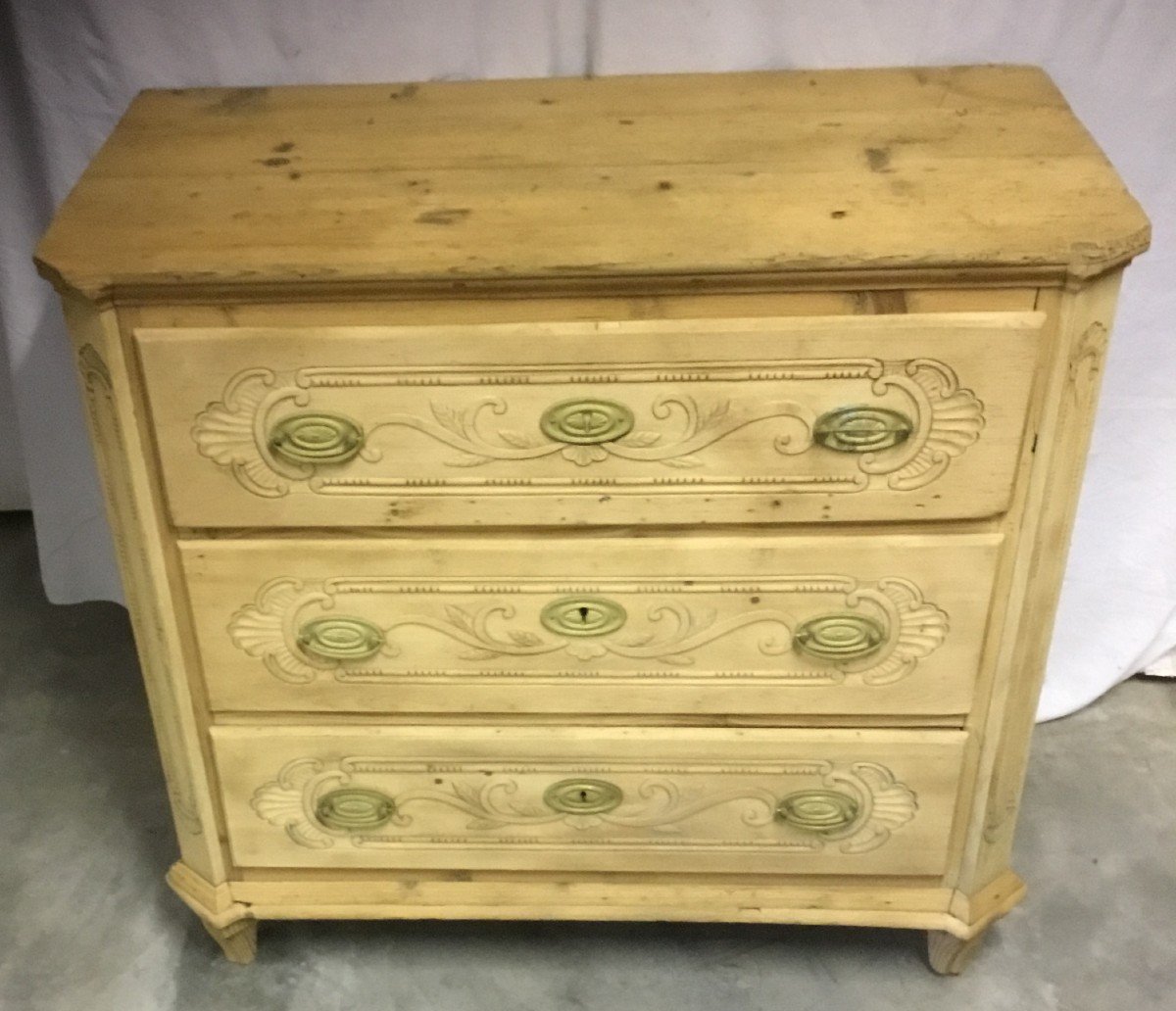 18th Century Chest Of Drawers In Fir