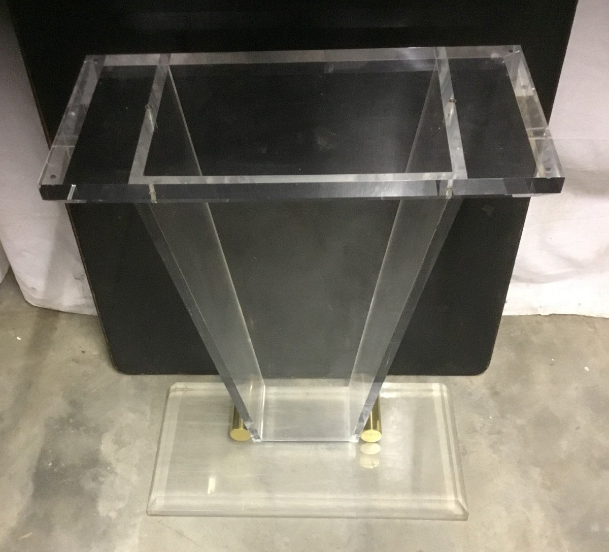 Plexiglass Console