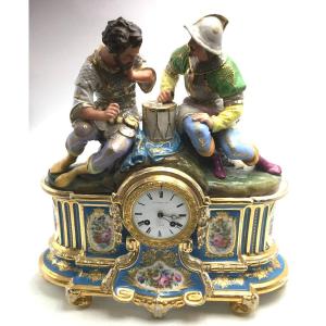 Pendule En Porcelaine De Paris