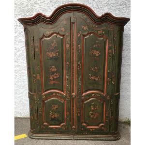 Armoire En Sapin Peint