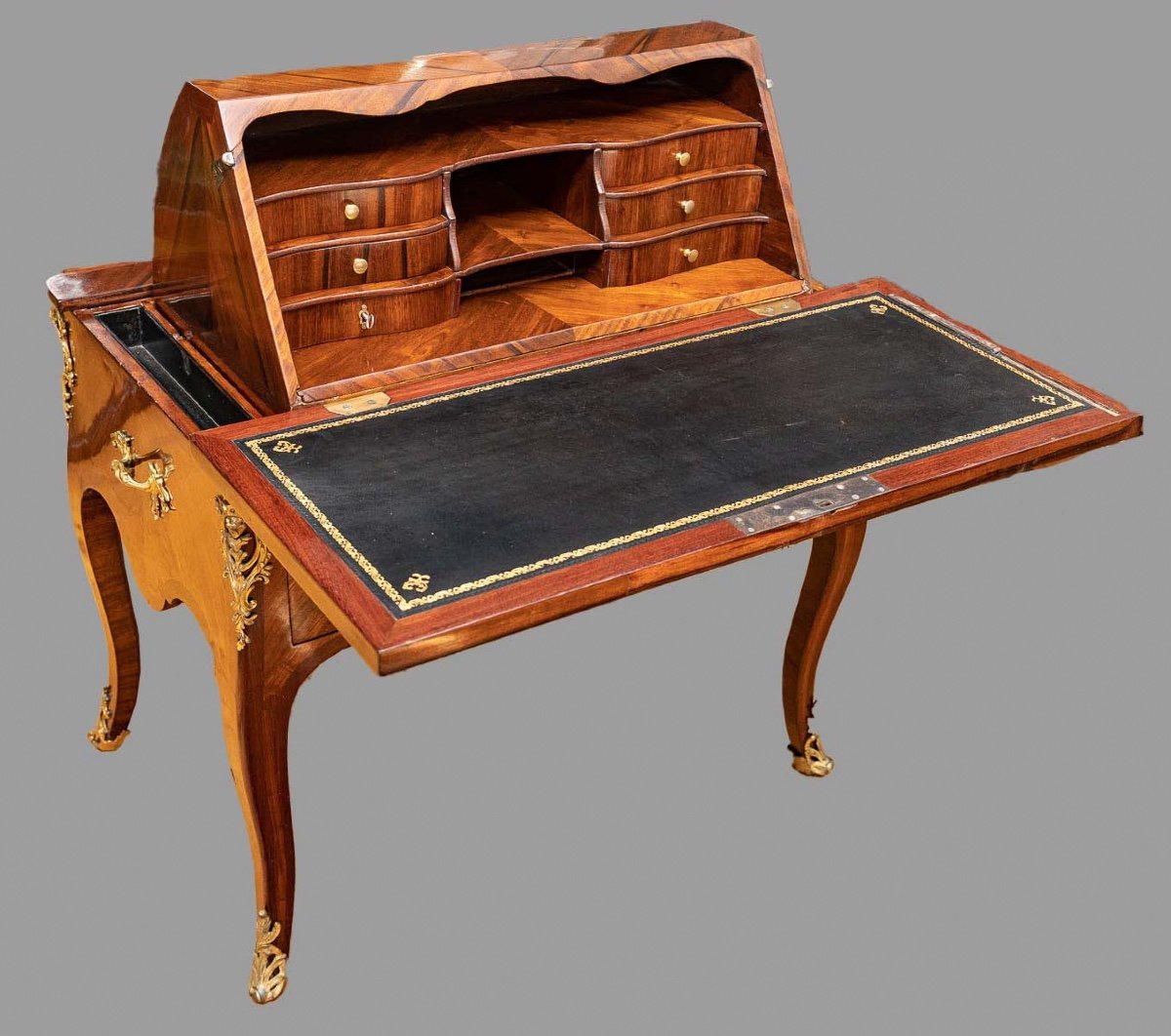 Bureau Capucin d'Epoque Louis XV