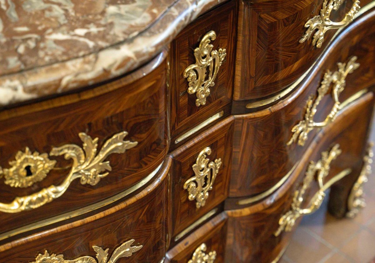 Large Louis XV Period Arbalette Commode-photo-3