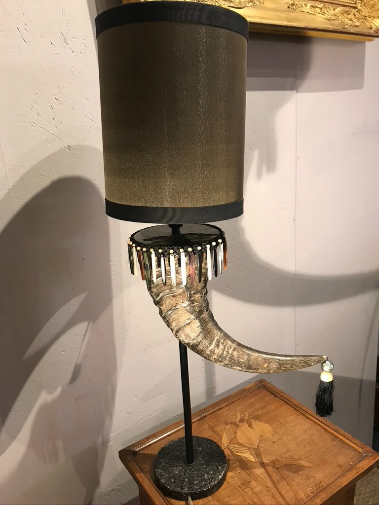 Lampe Composée d'Une Importante Corne