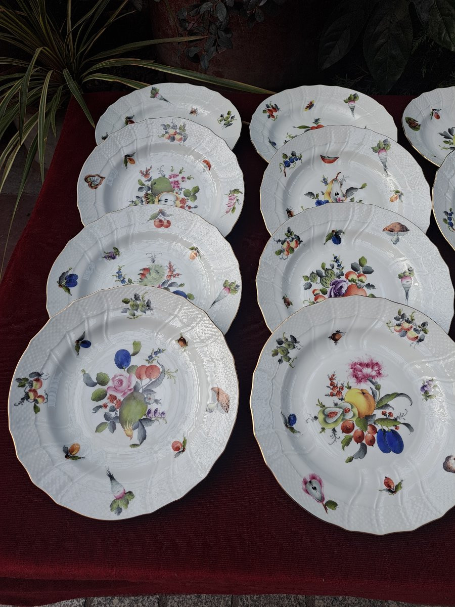 16 Herend Hungary Porcelain Plates-photo-3