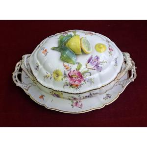 Rare soupière en porcelaine de Nymphenburg