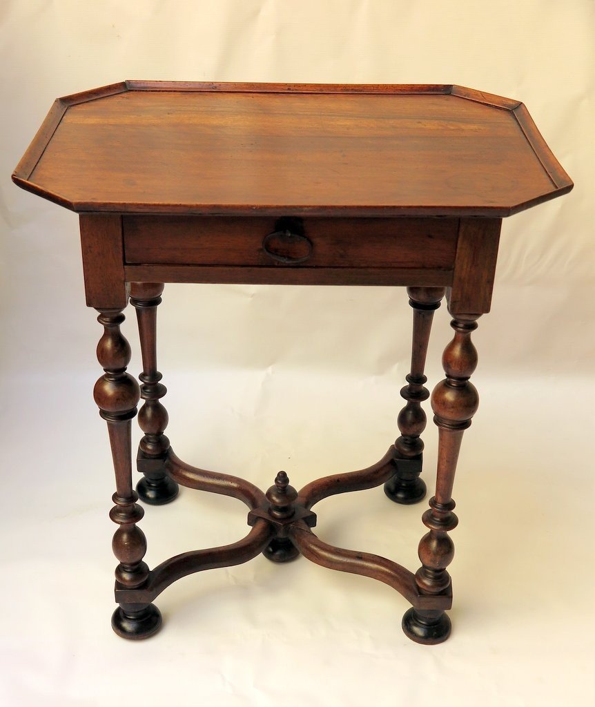 Walnut Table, Paneled Top - Valais - Late 18th Century.