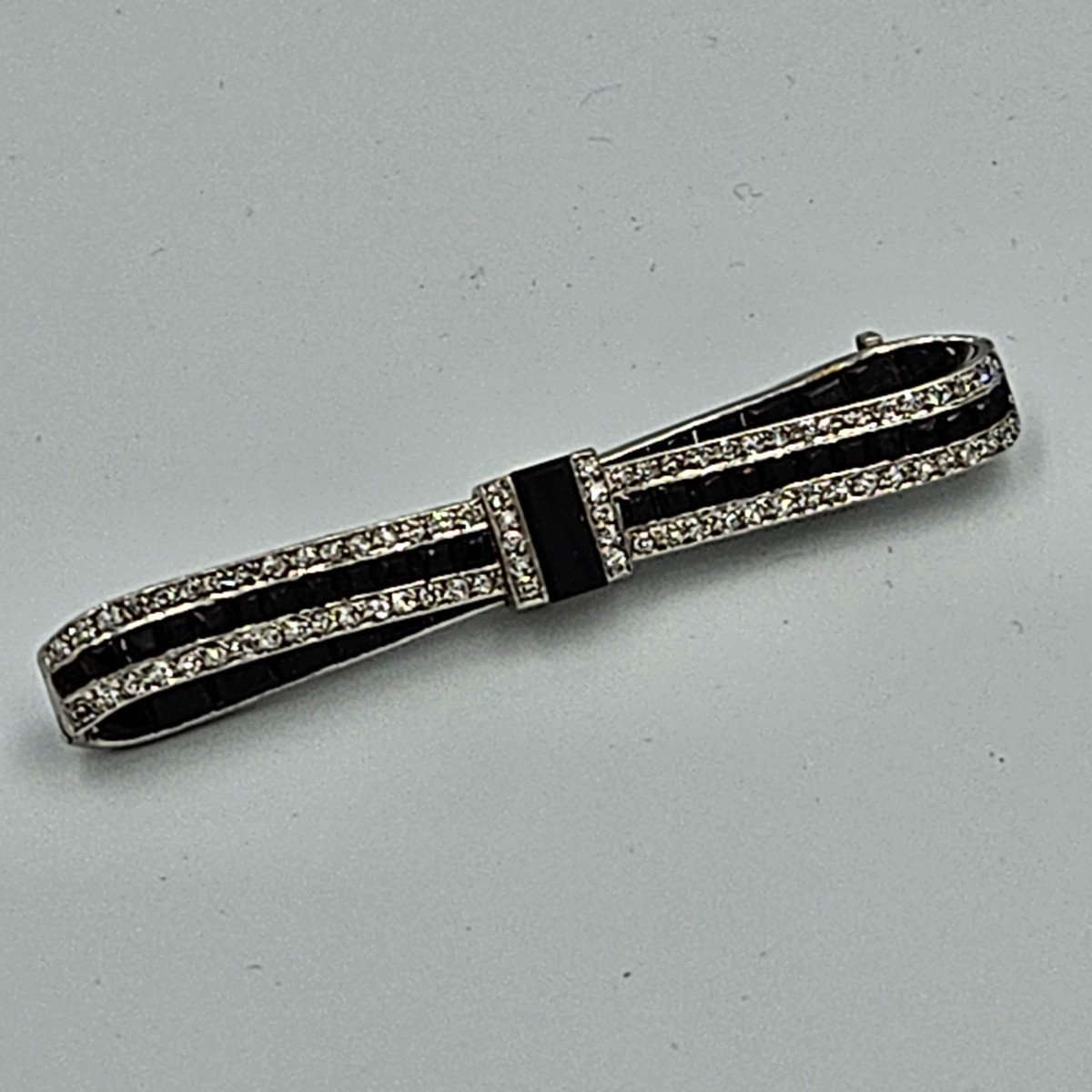 Cartier Paris Art Deco Onyx Diamond Bow Brooch, Circa 1920’s-photo-3