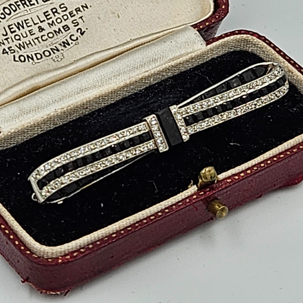 Cartier Paris Art Deco Onyx Diamond Bow Brooch, Circa 1920’s-photo-5