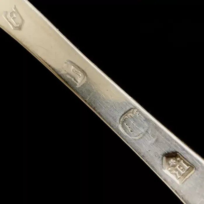 A Charles II Sterling Silver Trefid Spoon By John King London In 1683-photo-2