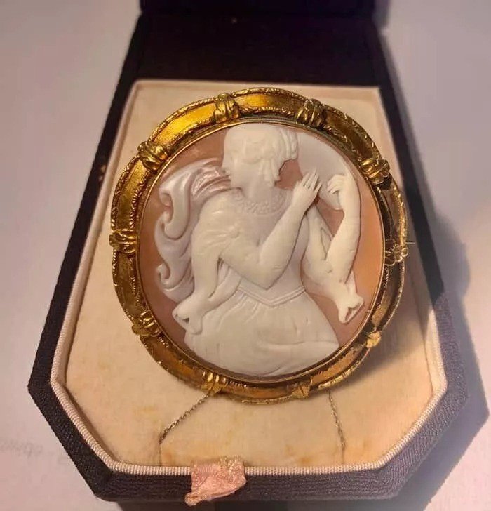 Large High Quality Victorian Cameo Brooch Superb 15ct Gold Frame-photo-2