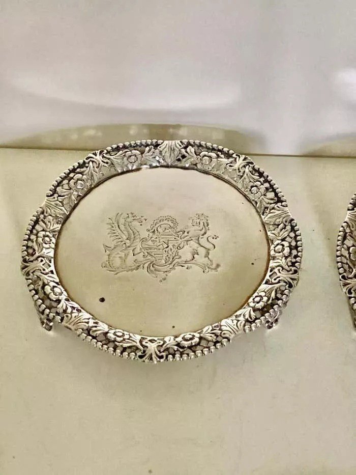 Pair Of George IV Sterling Silver Salvers London, 1827-photo-5