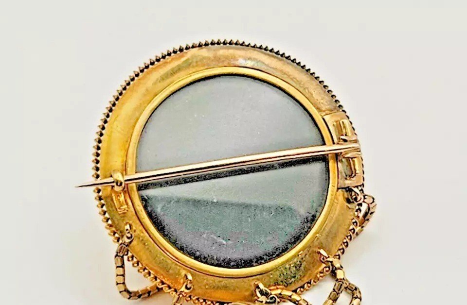 Broche Médaillon Victorienne En Or 14 Carats, Grenat Cabochon, Style étrusque, Vers 1880-photo-1