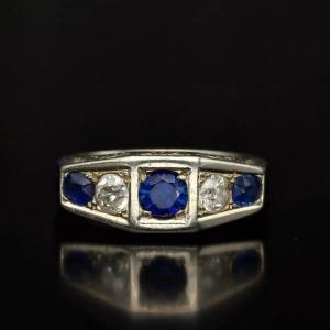 A Stylish 14k White Gold Art Deco 0.55 Ct Sapphire And 0.30 Ct Diamond Ring