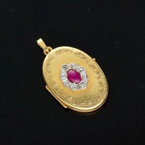 Pendentif Médaillon En Or Avec Rubis