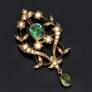 Victorian 9ct Gold Peridot And Pearl Brooch