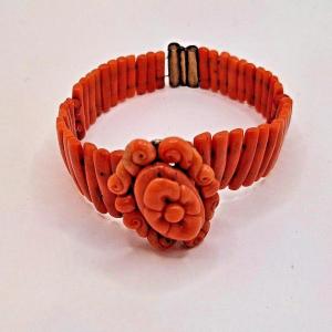 Bracelet Victorien En Corail Rouge Naturel Avec Camée Floral, Circa 1890