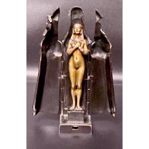 Franz Bergman - Vienna Egyptian Bronze Female Nude In Sarcophagus Erotic Ca 1900