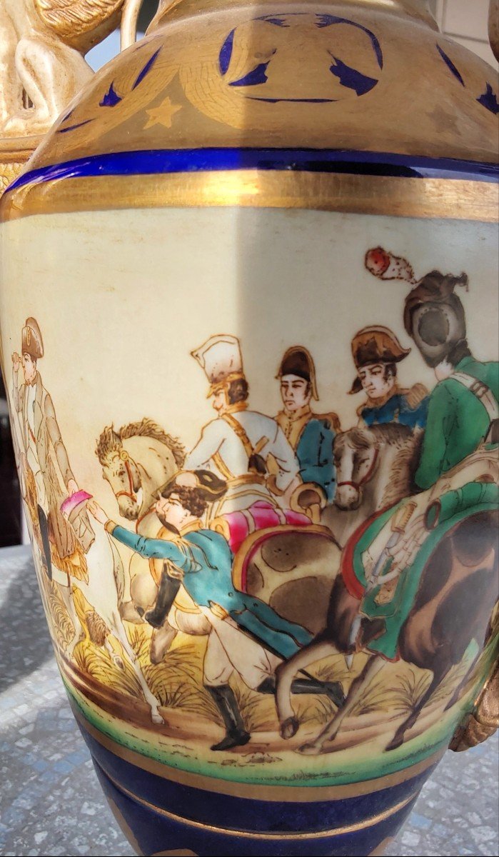 Paire De Vases fuseaux Milieu XIXeme Représentant Napoléon Bonaparte-photo-2