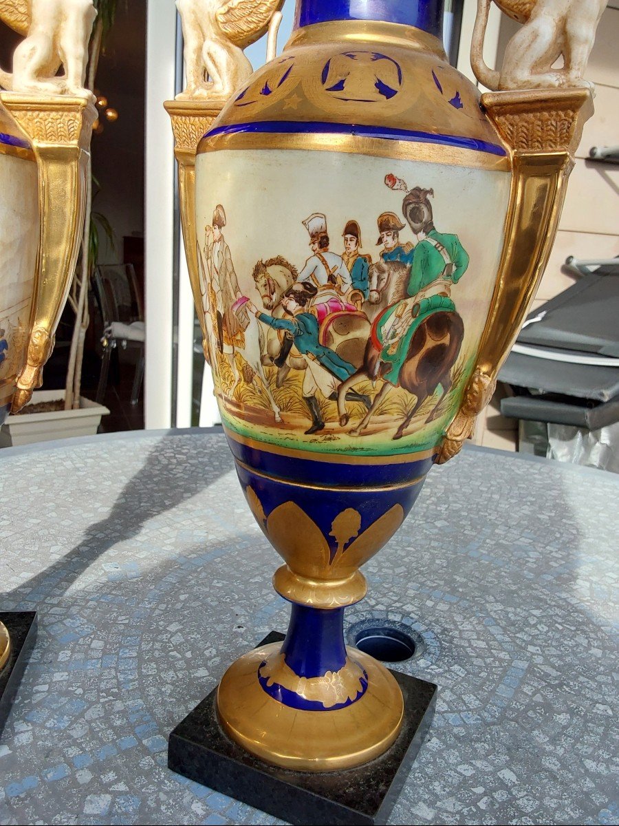 Paire De Vases fuseaux Milieu XIXeme Représentant Napoléon Bonaparte-photo-4